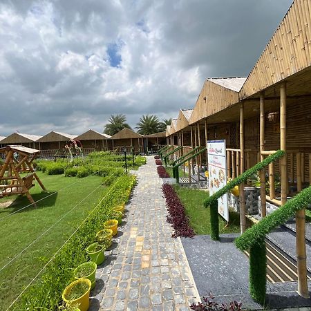 Vrindāvan Gopika Resort מראה חיצוני תמונה