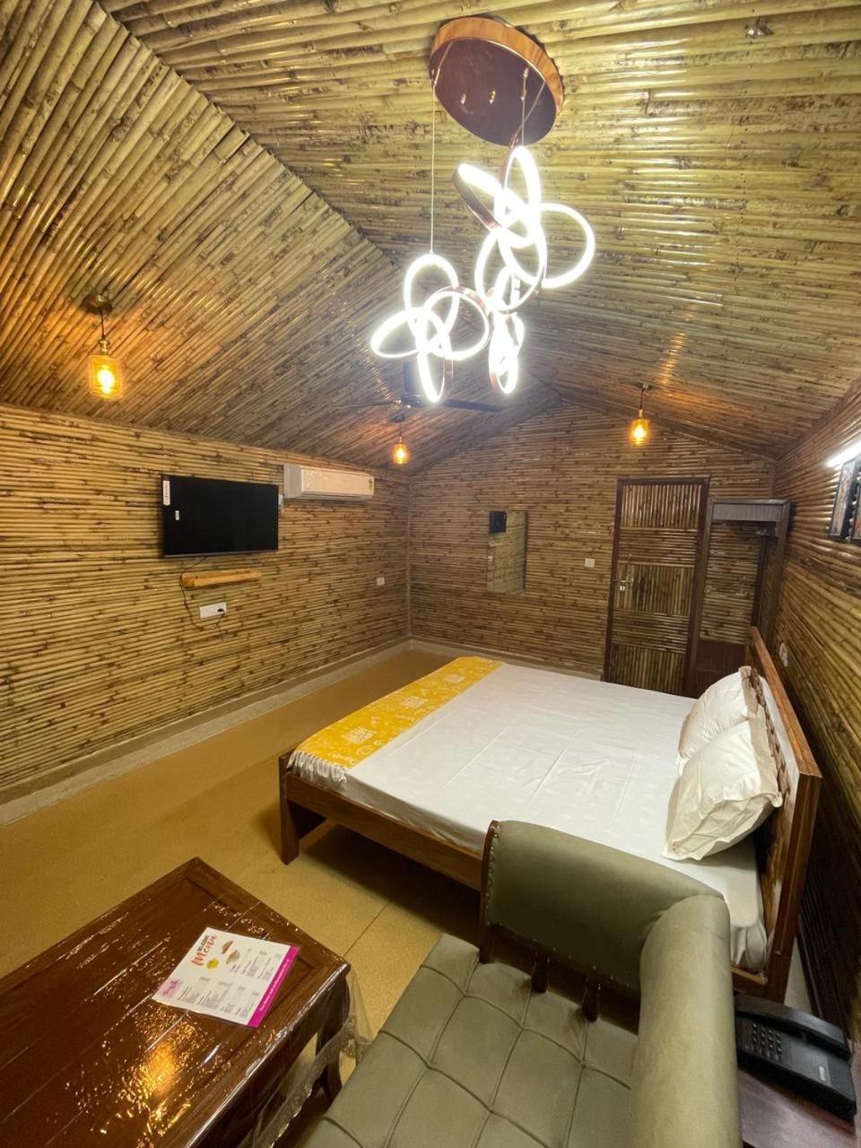 Vrindāvan Gopika Resort מראה חיצוני תמונה