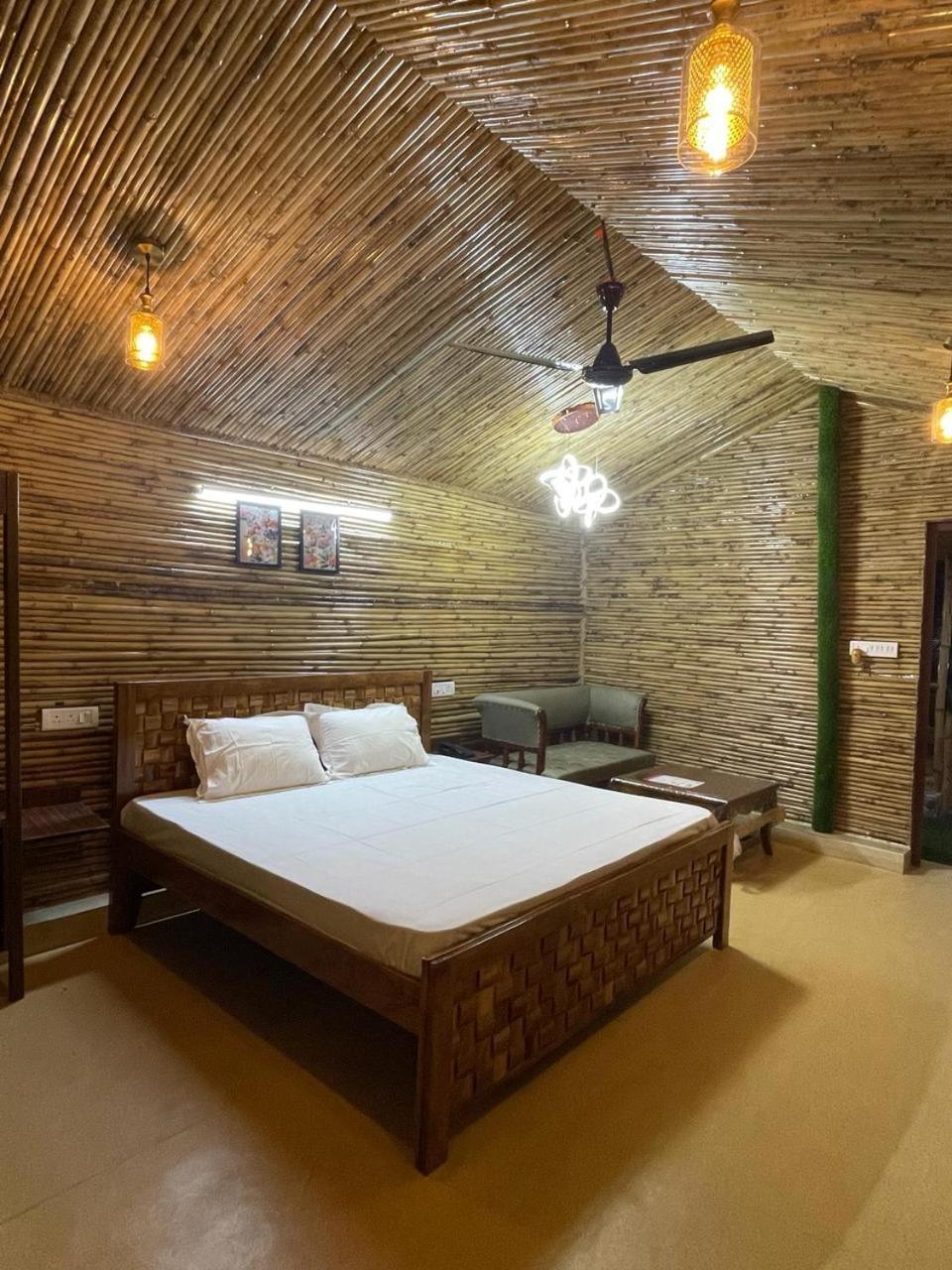 Vrindāvan Gopika Resort מראה חיצוני תמונה