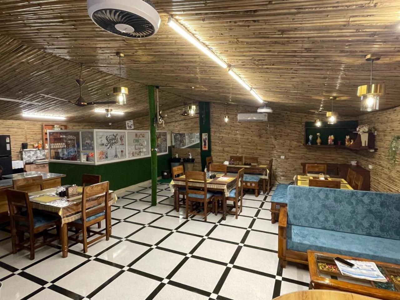 Vrindāvan Gopika Resort מראה חיצוני תמונה