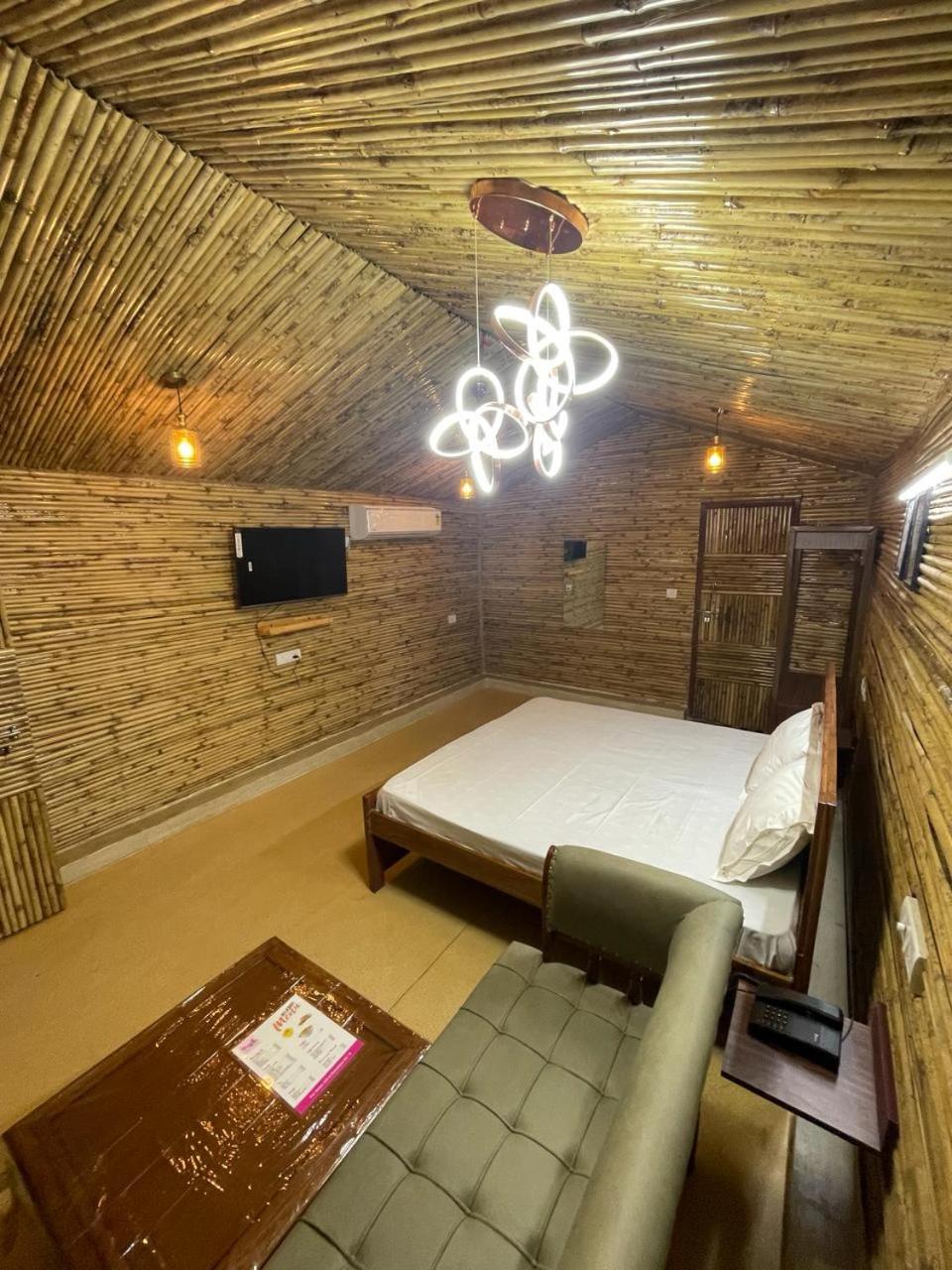 Vrindāvan Gopika Resort מראה חיצוני תמונה