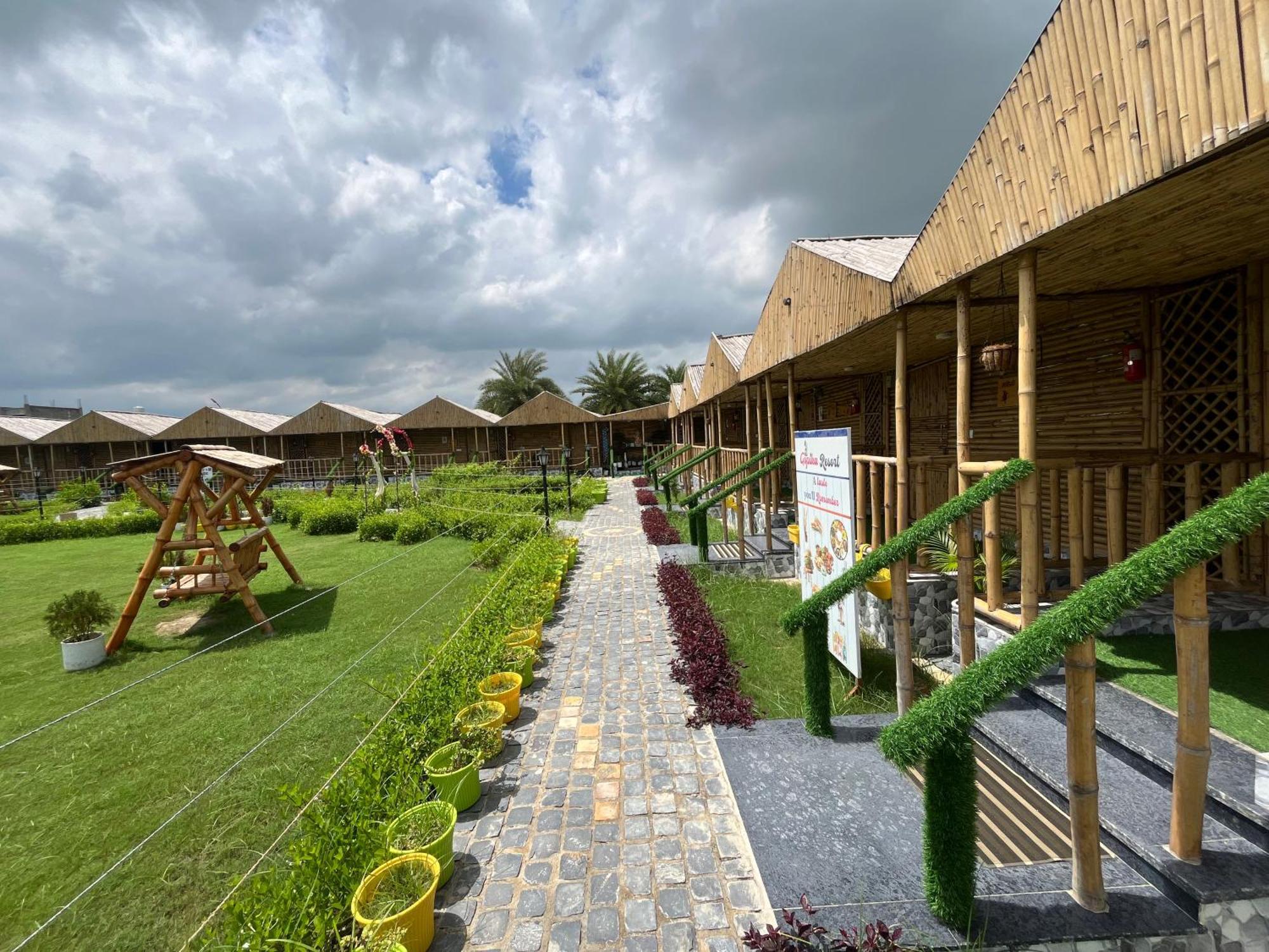 Vrindāvan Gopika Resort מראה חיצוני תמונה