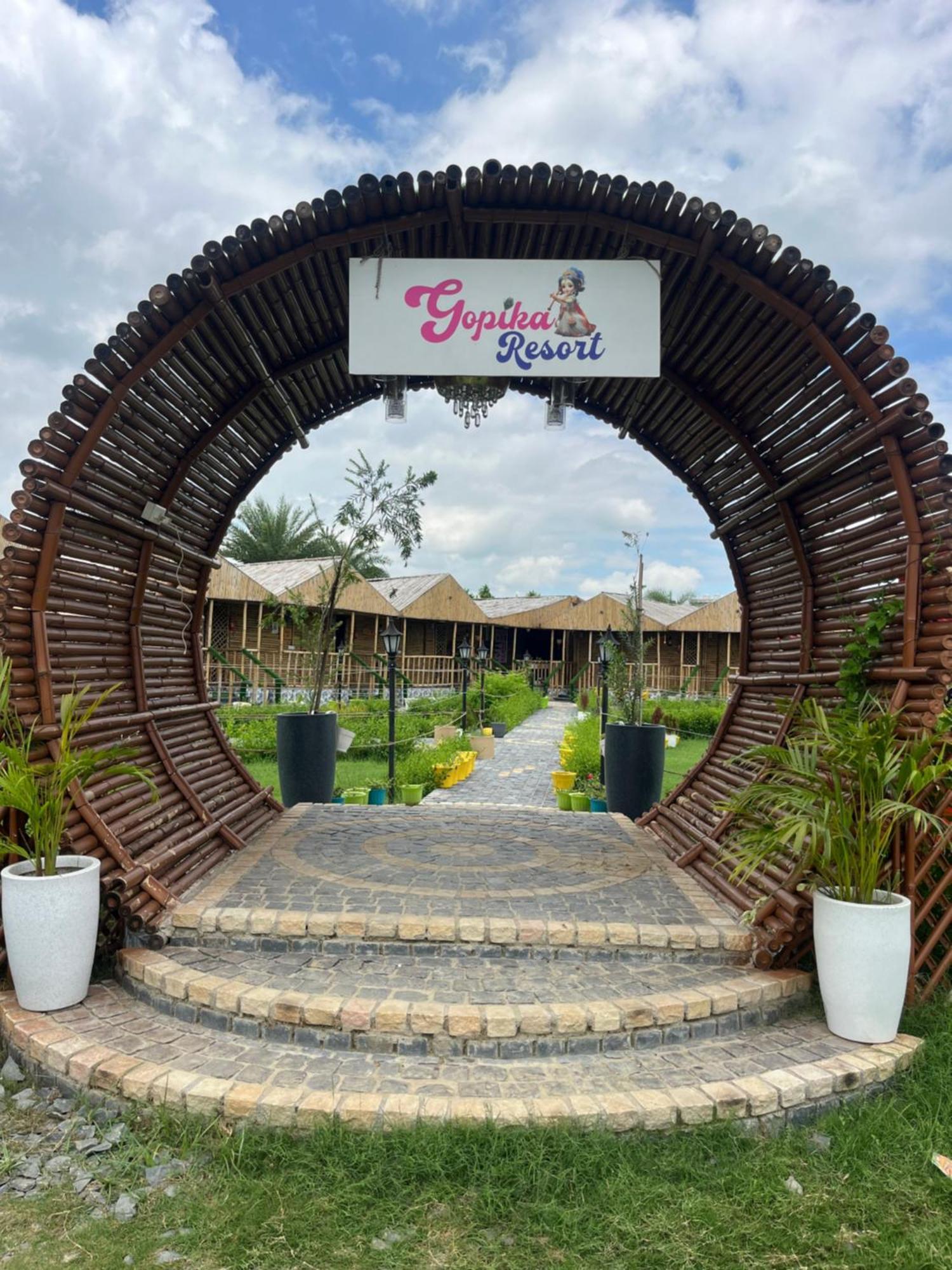 Vrindāvan Gopika Resort מראה חיצוני תמונה