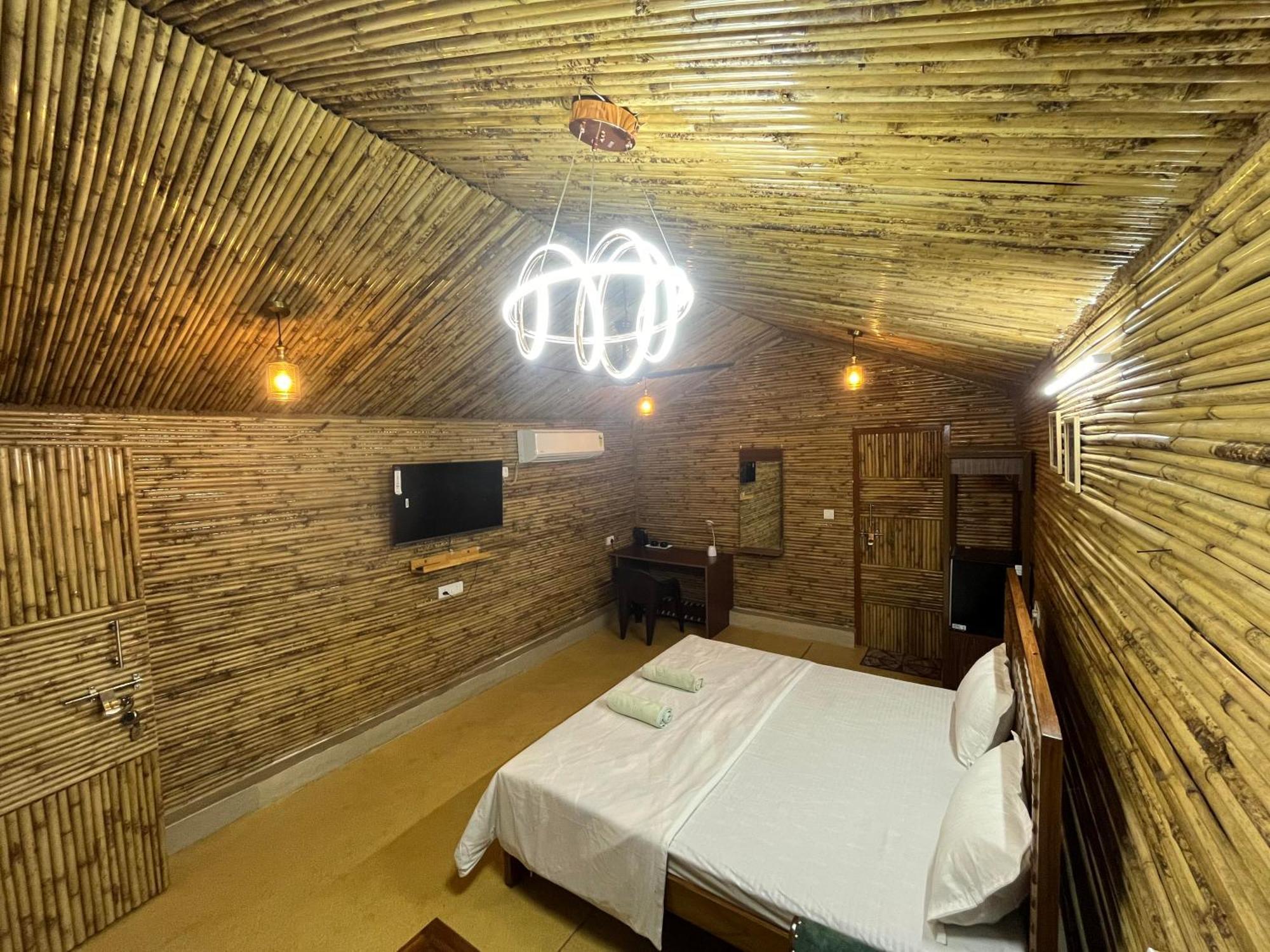 Vrindāvan Gopika Resort מראה חיצוני תמונה